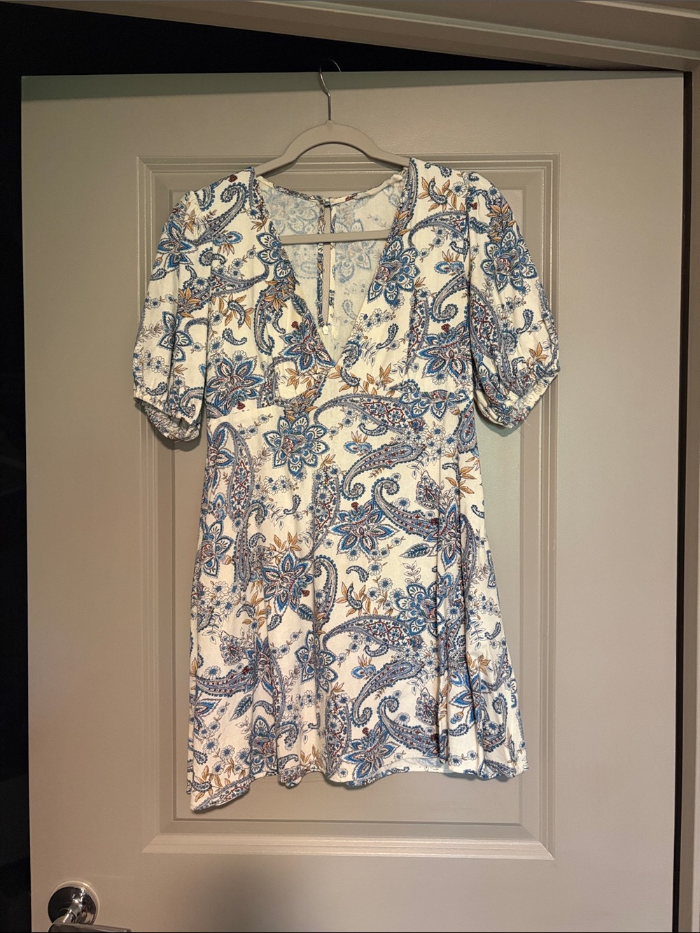 Lush White Paisley V-Neck Tunic with Blue and Tan Accents